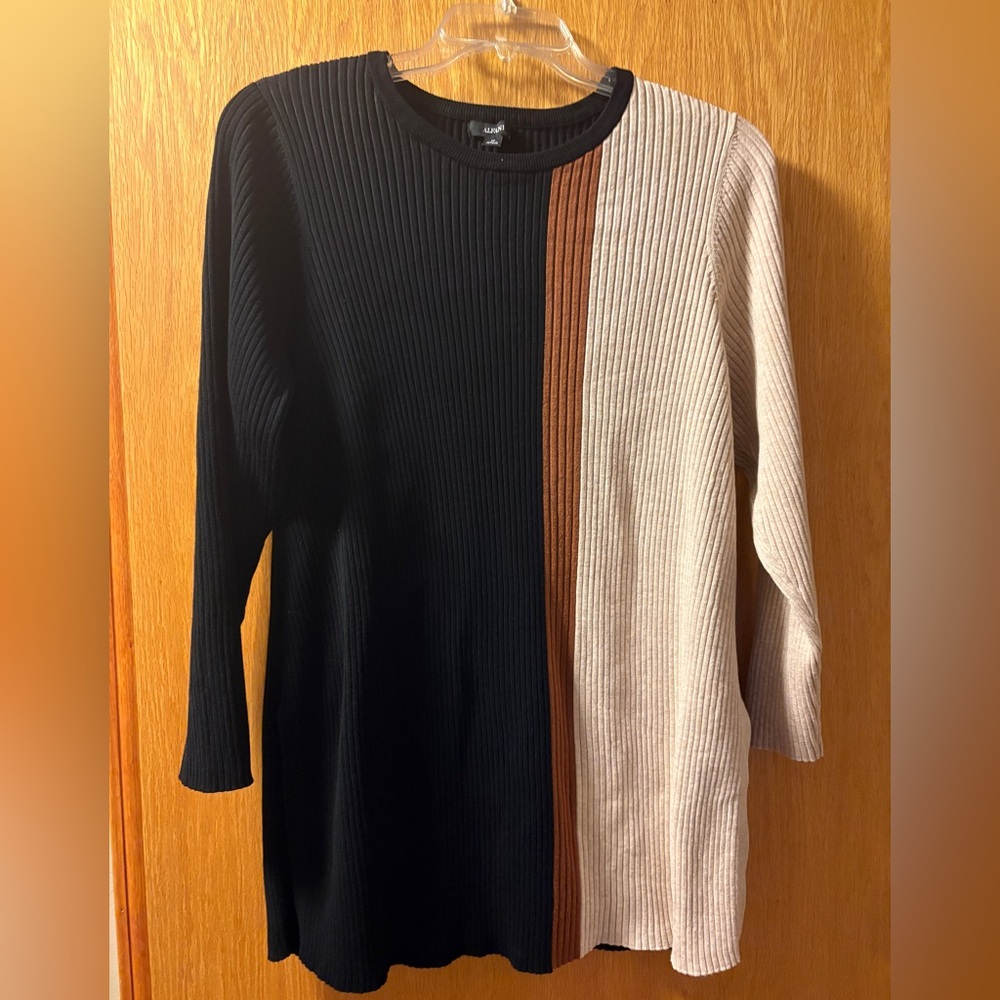 Alfani woman’s long sweater. 3x